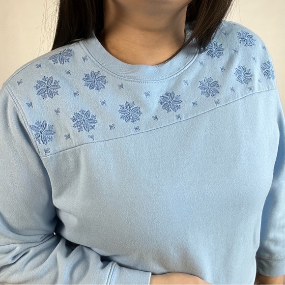 National Snowflake Crewneck - Picture 3 of 4